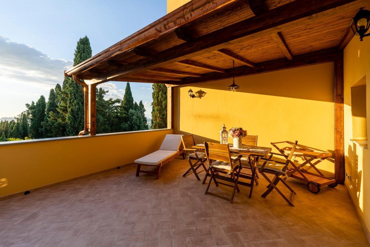 Lajatico Rentals - Terrazza Sul Tramonto Del Silenzio Bagian luar foto