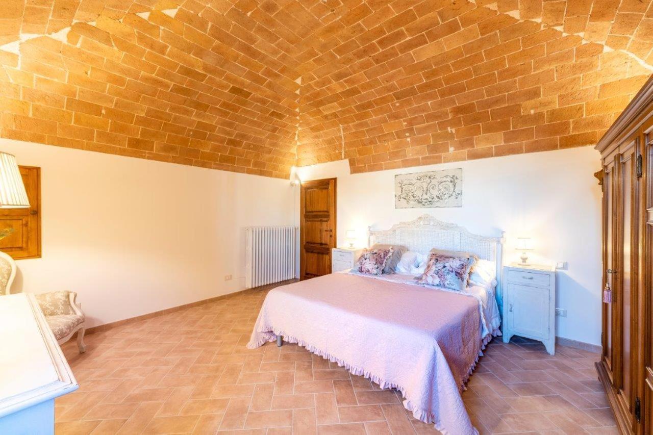 Lajatico Rentals - Terrazza Sul Tramonto Del Silenzio Bagian luar foto