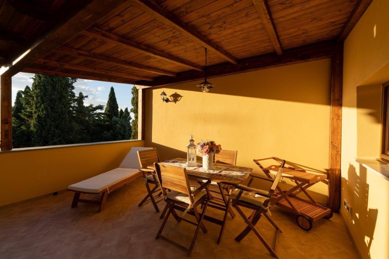 Lajatico Rentals - Terrazza Sul Tramonto Del Silenzio Bagian luar foto