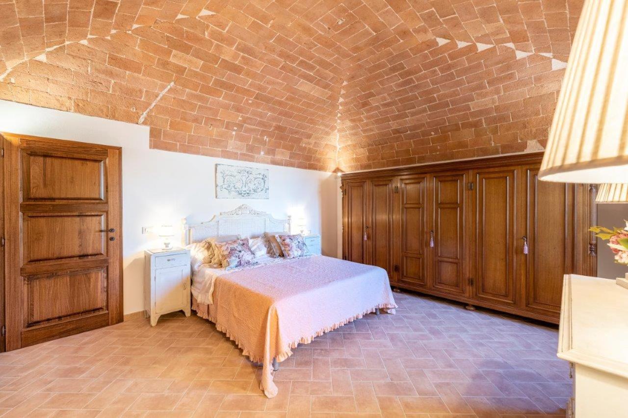 Lajatico Rentals - Terrazza Sul Tramonto Del Silenzio Bagian luar foto