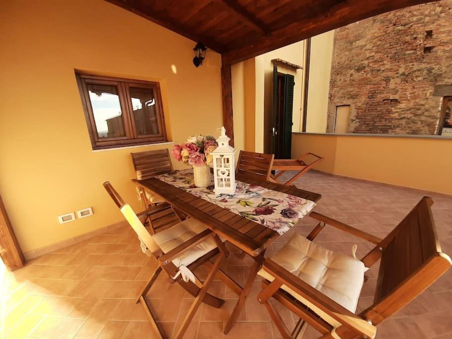 Lajatico Rentals - Terrazza Sul Tramonto Del Silenzio Bagian luar foto